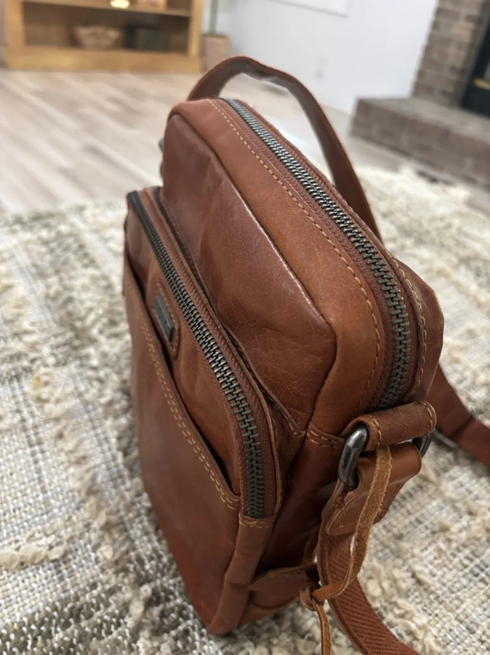 Spikes & Sparrow Saddle Brown Leather Crossbody Bag NWOT Unisex